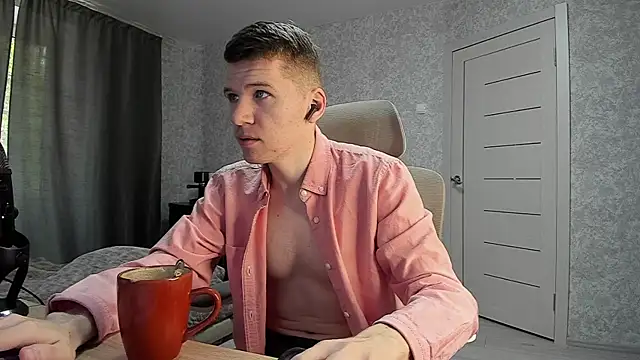 Snapshot of Bananas_dick chatting on April 28, 6:07 am Bananas dick online show from April 28, 6:07 am
