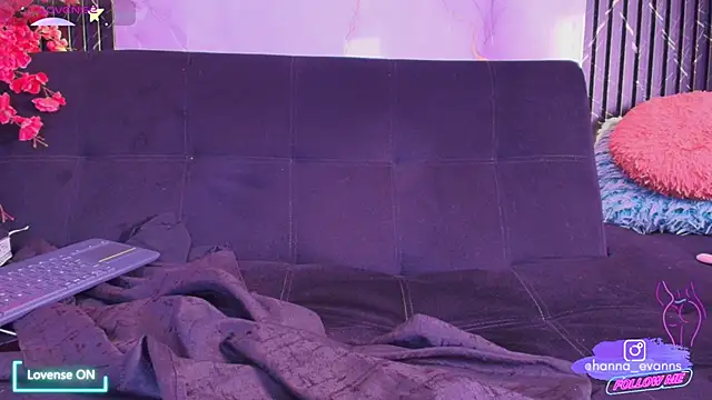 Snapshot of Hanna_Evaanss chatting on June 20, 8:11 pm Hanna Evaanss online show from June 20, 8:11 pm
