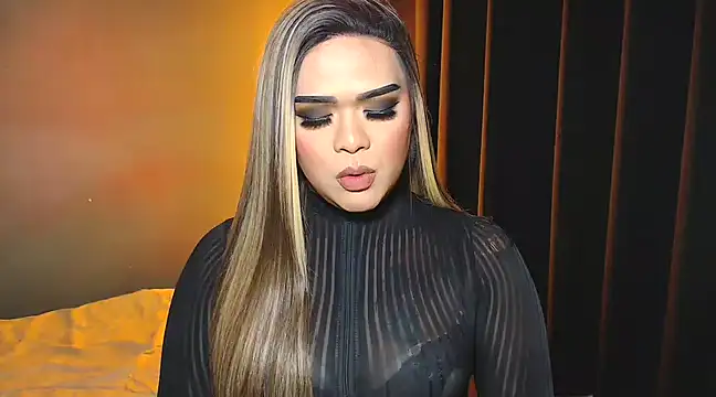 Snapshot of VictoriaEliz chatting on December 10, 1:00 am VictoriaEliz online show from December 10, 1:00 am