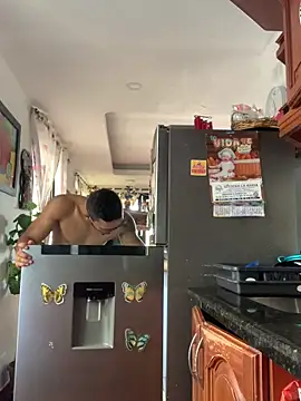 Snapshot of dvg2402 chatting on December 5, 4:34 pm dvg2402 online show from December 5, 4:34 pm