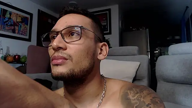 Snapshot of dvg2402 chatting on January 27, 6:41 am dvg2402 online show from January 27, 6:41 am