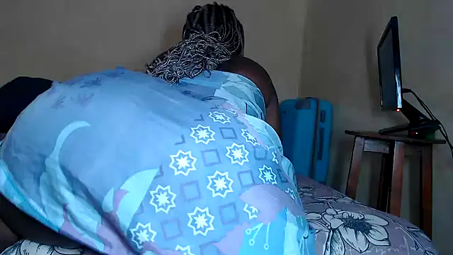 Snapshot of SweetAppleCandyxx chatting on January 13, 6:51 am SweetAppleCandyxx online show from January 13, 6:51 am