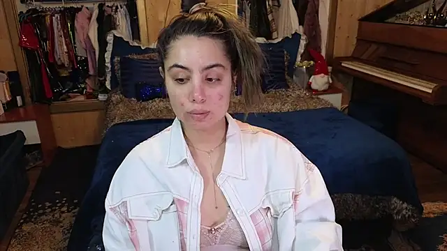 VanessaDoyle online show from December 4, 5:10 pm