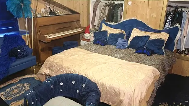 VanessaDoyle online show from December 21, 10:11 am