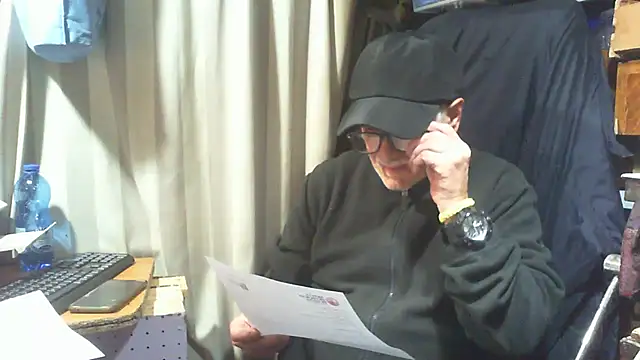 nonnomaturobisex online show from December 2, 3:29 pm