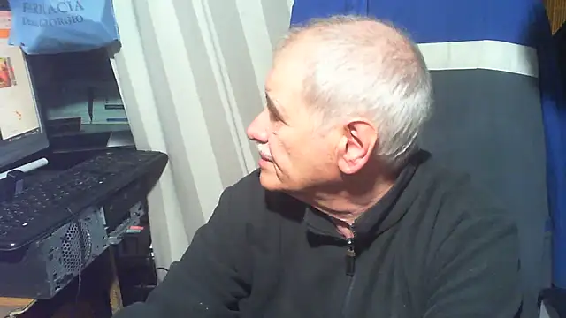 Snapshot of nonnomaturobisex chatting on April 25, 9:12 am nonnomaturobisex online show from April 25, 9:12 am