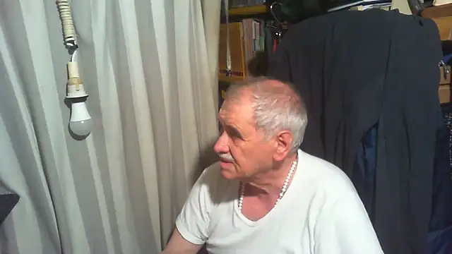 Snapshot of nonnomaturobisex chatting on May 4, 2:02 pm nonnomaturobisex online show from May 4, 2:02 pm