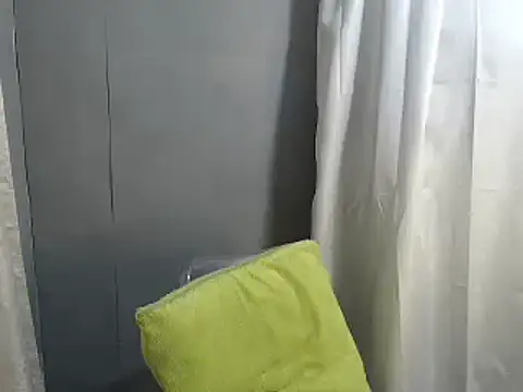 Delicate Savannah online show from January 3, 2:30 pm