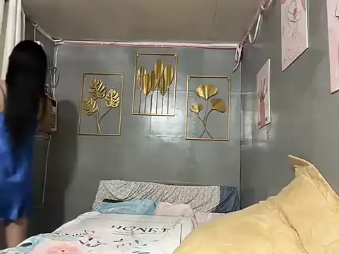 Delicate Savannah online show from October 1, 6:19 am