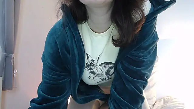 ocean eyess  online show from February 9, 1:04 pm