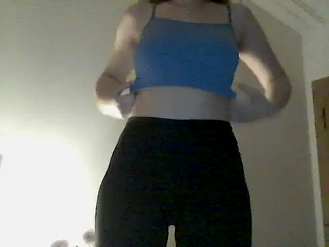 Snapshot of ocean_eyess_ chatting on April 18, 7:58 pm ocean eyess online show from April 18, 7:58 pm