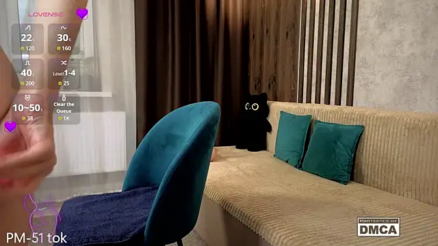 Holl1Would online show from March 25, 7:03 am