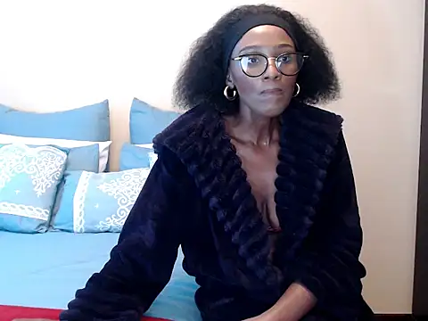 Snapshot of yummycherryxx chatting on May 2, 9:03 am yummycherryxx online show from May 2, 9:03 am