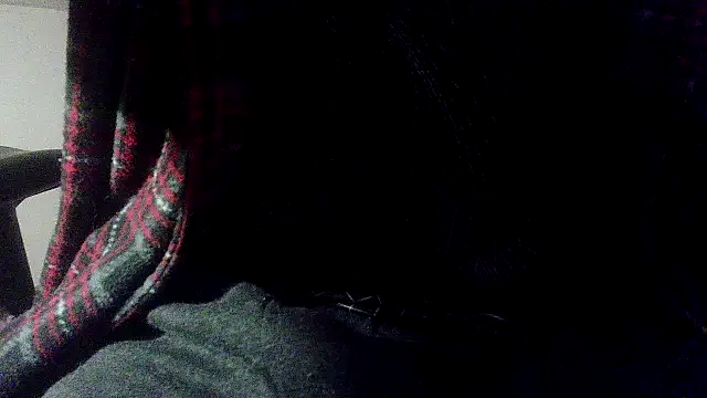 Snapshot of OralDesires2 chatting on December 5, 2:09 am OralDesires2 online show from December 5, 2:09 am