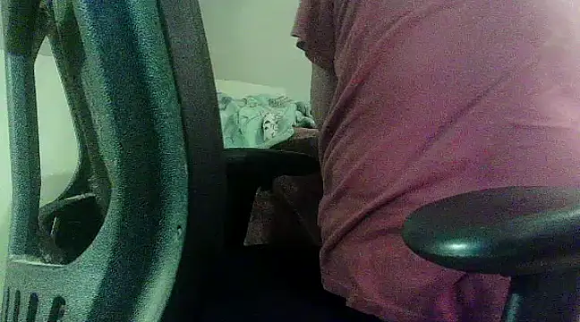 Snapshot of OralDesires2 chatting on December 6, 3:52 am OralDesires2 online show from December 6, 3:52 am