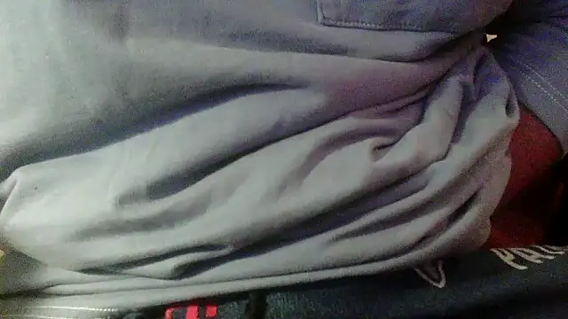 Snapshot of OralDesires2 chatting on January 8, 5:37 am OralDesires2 online show from January 8, 5:37 am