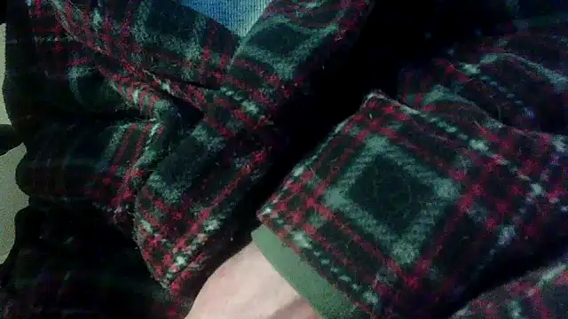 Snapshot of OralDesires2 chatting on February 6, 7:40 pm OralDesires2 online show from February 6, 7:40 pm