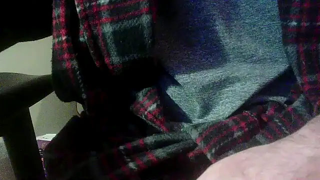 Snapshot of OralDesires2 chatting on February 18, 2:59 am OralDesires2 online show from February 18, 2:59 am