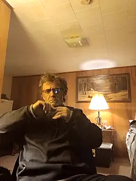 Snapshot of OralDesires2 chatting on October 19, 1:06 am OralDesires2 online show from October 19, 1:06 am