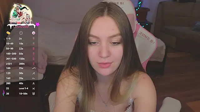 Snapshot of CyrilaPuff chatting on December 24, 9:17 am CyrilaPuff online show from December 24, 9:17 am
