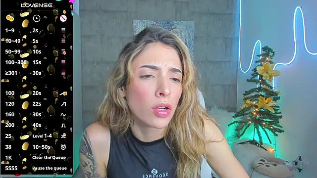 Snapshot of barbie_scoth_ chatting on December 7, 6:32 am barbie scoth  online show from December 7, 6:32 am