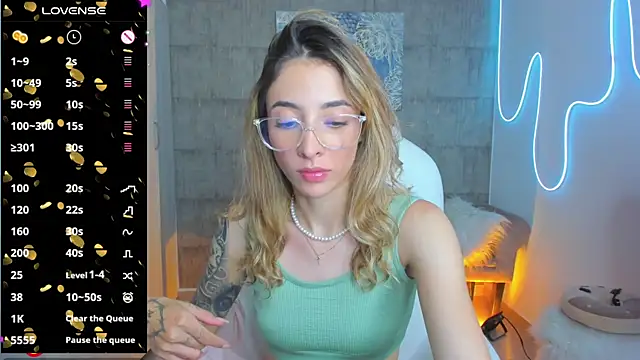 Snapshot of barbie_scoth_ chatting on January 11, 3:55 am barbie scoth  online show from January 11, 3:55 am