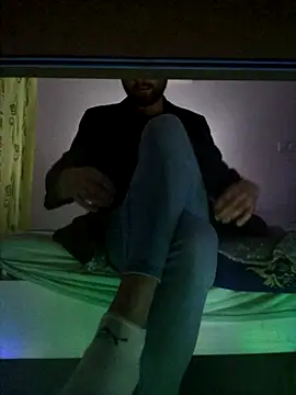 Snapshot of HouseOfCums chatting on October 4, 12:52 am HouseOfCums online show from October 4, 12:52 am