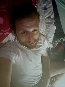 Snapshot of HouseOfCums chatting on October 30, 5:20 am HouseOfCums online show from October 30, 5:20 am