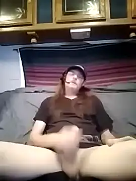 Snapshot of truckerlove69 chatting on January 3, 4:16 pm truckerlove69 online show from January 3, 4:16 pm