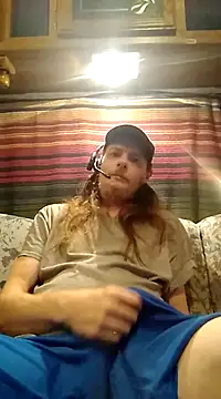 Snapshot of truckerlove69 chatting on February 18, 3:31 am truckerlove69 online show from February 18, 3:31 am