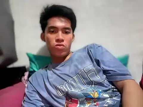 Snapshot of Lightjt04 chatting on August 5, 7:17 pm Lightjt04 online show from August 5, 7:17 pm