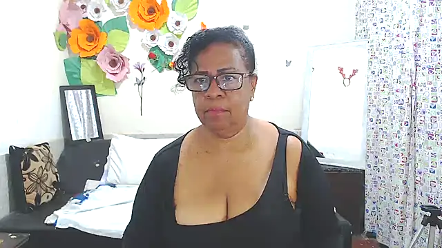 Snapshot of Yayis-hot-sexyw chatting on March 2, 5:12 am Yayis-hot-sexyw online show from March 2, 5:12 am