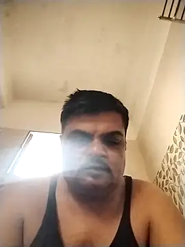 Snapshot of Desi_Londa_143 chatting on May 6, 1:57 am Desi Londa 143 online show from May 6, 1:57 am