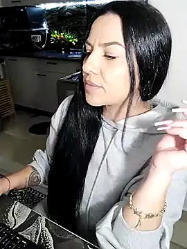 hot-babygirl online show from February 22, 7:34 pm