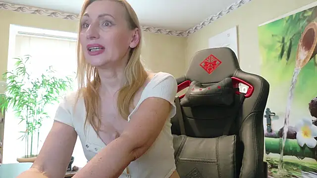 HotLana69 online show from April 20, 4:32 pm