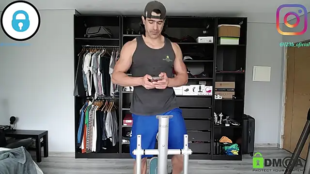 samricci21 online show from April 7, 8:26 am