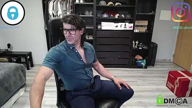 samricci21 online show from April 7, 8:31 pm