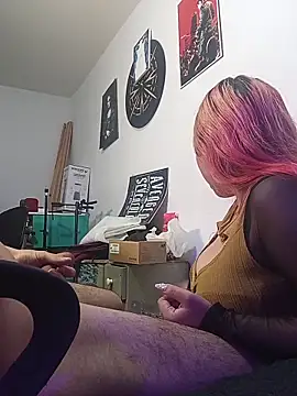 shelby  hotshoww online show from March 14, 10:42 am