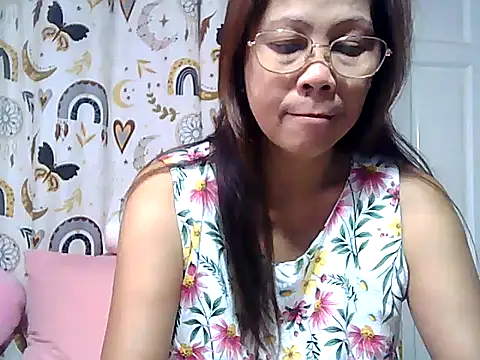 urwife tobe online show from April 19, 9:17 pm