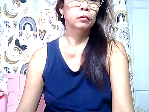 Snapshot of urwife_tobe chatting on April 23, 9:28 pm urwife tobe online show from April 23, 9:28 pm