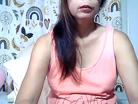 Snapshot of urwife_tobe chatting on May 7, 9:31 pm urwife tobe online show from May 7, 9:31 pm