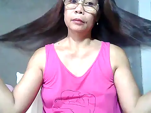 Snapshot of urwife_tobe chatting on May 11, 9:01 pm urwife tobe online show from May 11, 9:01 pm