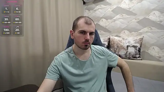 Snapshot of SerzhKorol1 chatting on June 1, 8:27 am SerzhKorol1 online show from June 1, 8:27 am