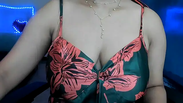 Snapshot of South_indian_tickly chatting on February 8, 2:49 pm South indian tickly online show from February 8, 2:49 pm