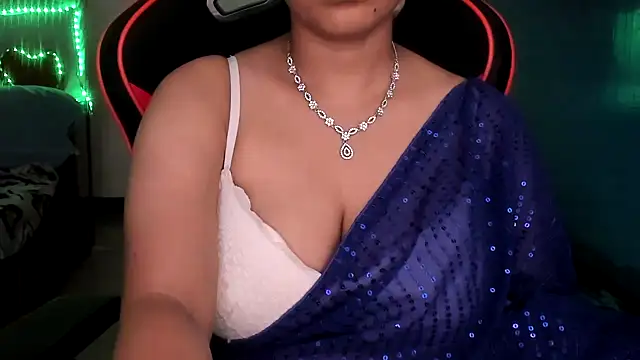 Snapshot of South_indian_tickly chatting on May 14, 1:40 pm South indian tickly online show from May 14, 1:40 pm