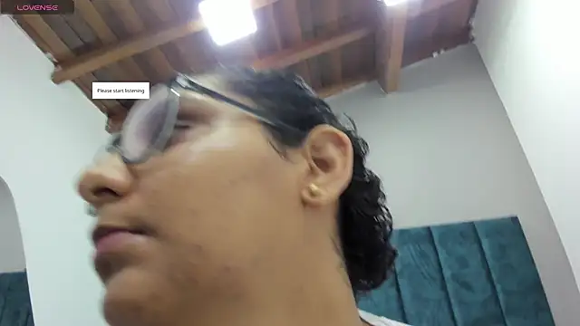 DanielleEvans  online show from December 5, 11:19 am