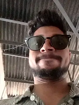 Snapshot of _IRRESISTIBLE_ chatting on March 5, 8:32 am IRRESISTIBLE online show from March 5, 8:32 am