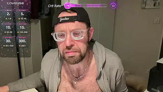 Snapshot of FABIOGLASSES chatting on March 15, 10:44 pm FABIOGLASSES online show from March 15, 10:44 pm