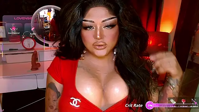 Snapshot of TiffanyWolf chatting on June 1, 12:01 am TiffanyWolf online show from June 1, 12:01 am