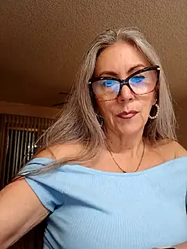 Snapshot of EvaRobinson chatting on March 13, 1:54 am EvaRobinson online show from March 13, 1:54 am